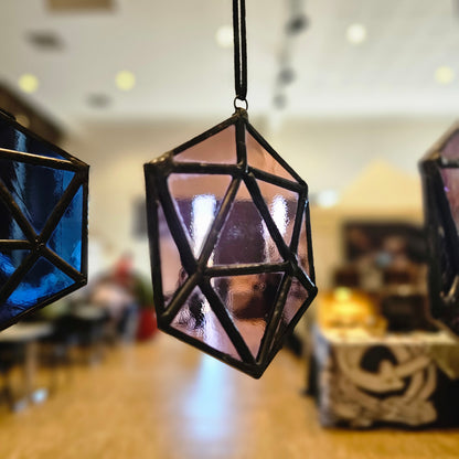 Éclat Critique – Vitrail D20