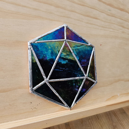 Éclat Critique – Vitrail D20