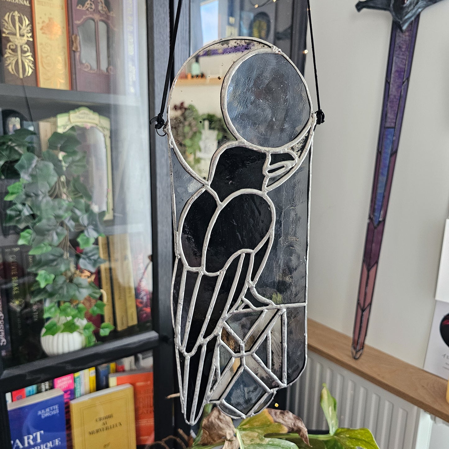 Le corbeau Huginn, La Pensée - Vitrail Tiffany