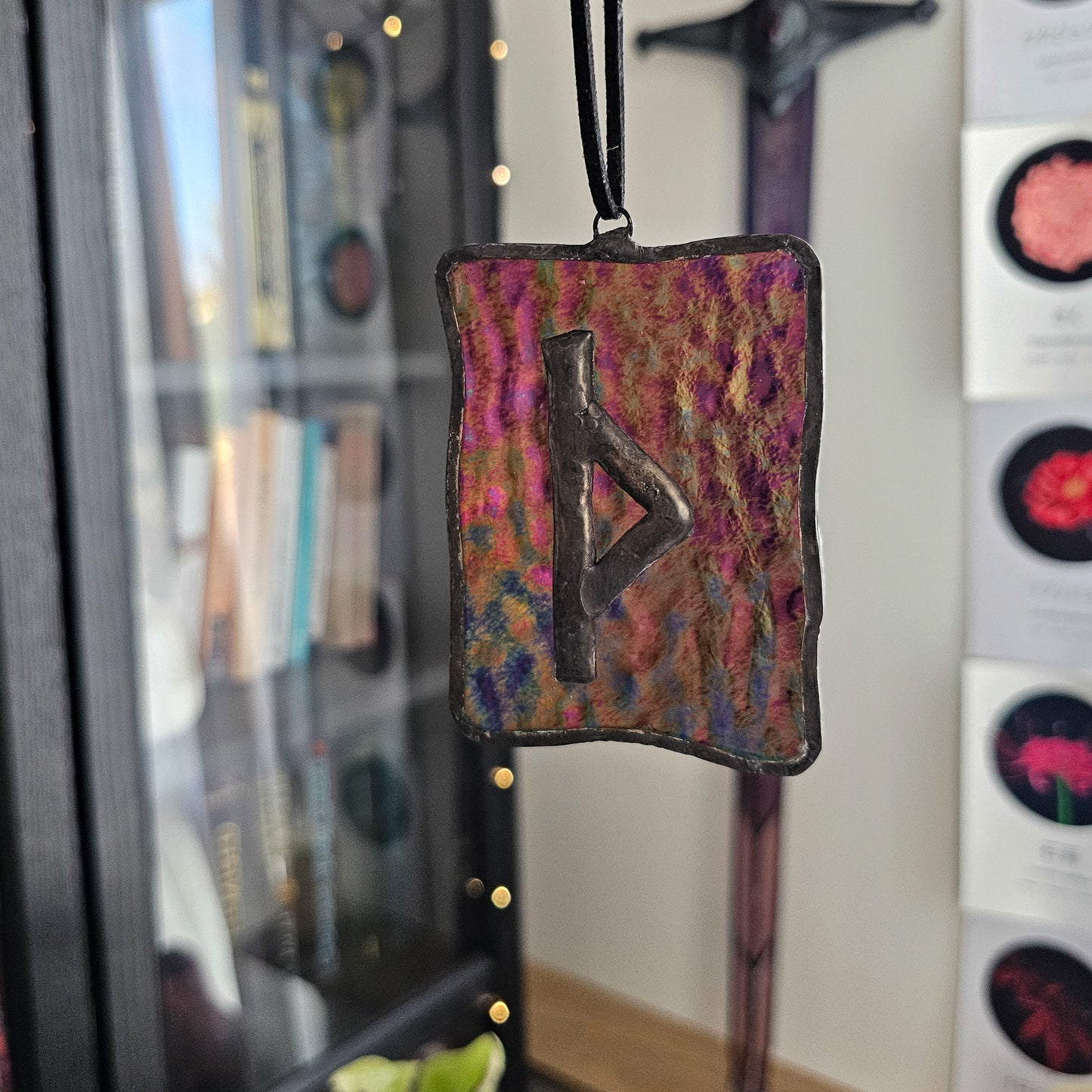 Rune Thurisaz, L'Épine - Vitrail Tiffany