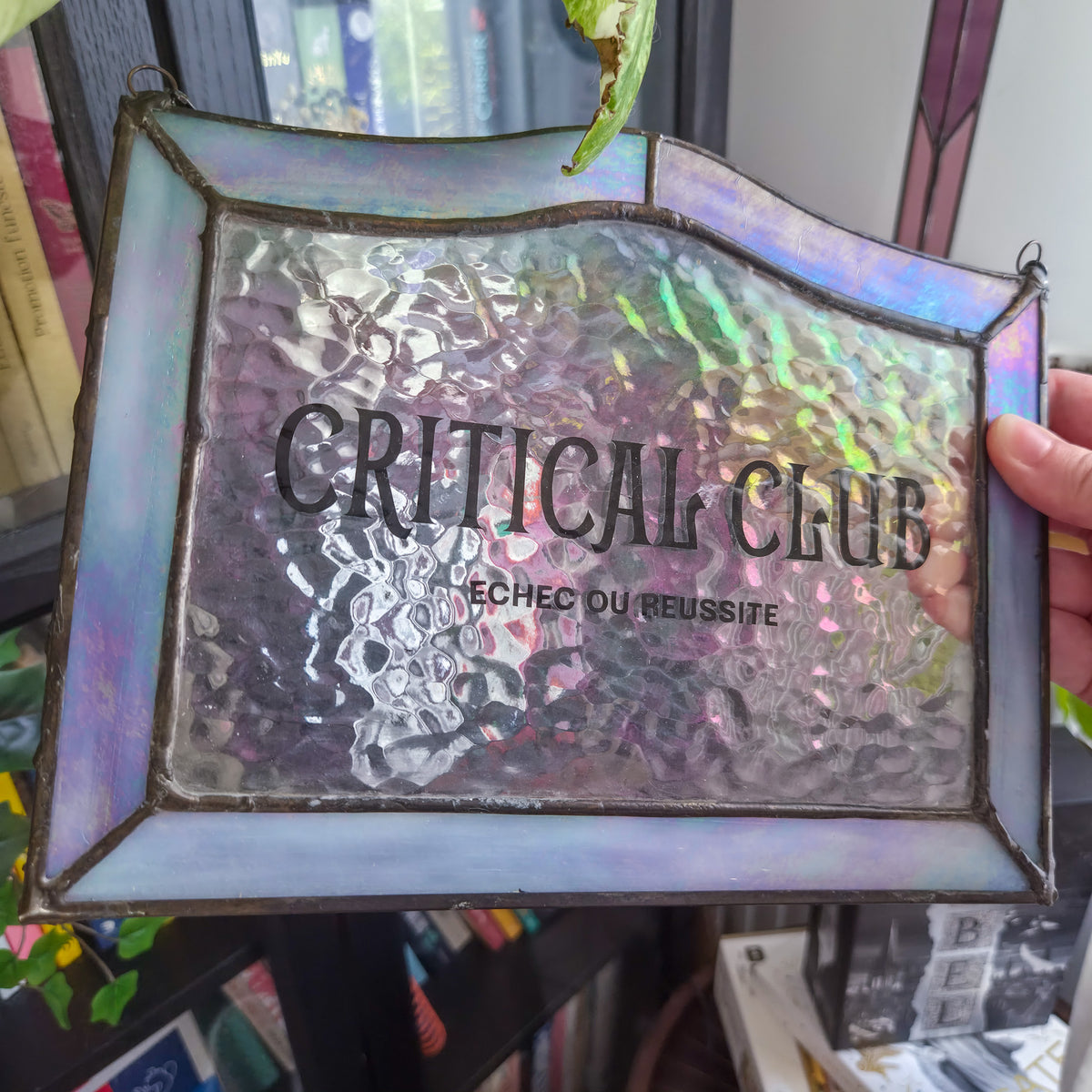 Pancarte Critical Club - Vitrail Tiffany